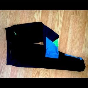 Nike dry fit cropped leggings